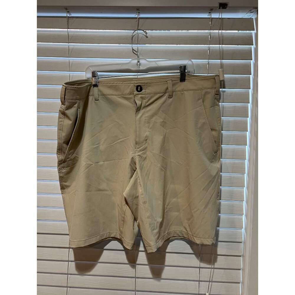 Under Armour‎ Khaki Shorts - Size 42